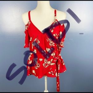 🍉Sienna Sky| NWT Red Floral V Neck Top size Large